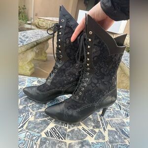 Vintage Black Lace Victorian Boots – Size 9 – Lace-Up Heels